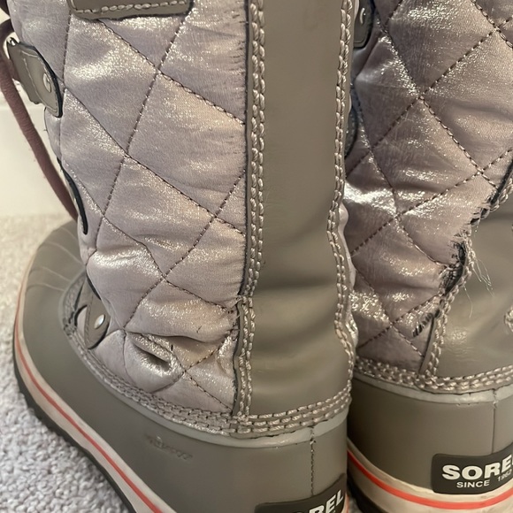 Sorel Boots - Picture 8 of 9